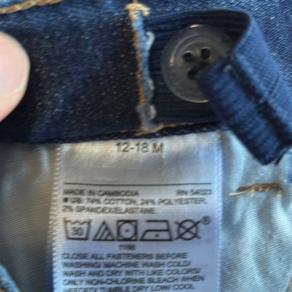 Old Navy - Red Star Bodysuit and Blue Jeans Set - Picture 6 of 6